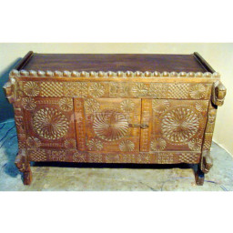 wooden DAMACHIYA hand-carved sideboard with one door 