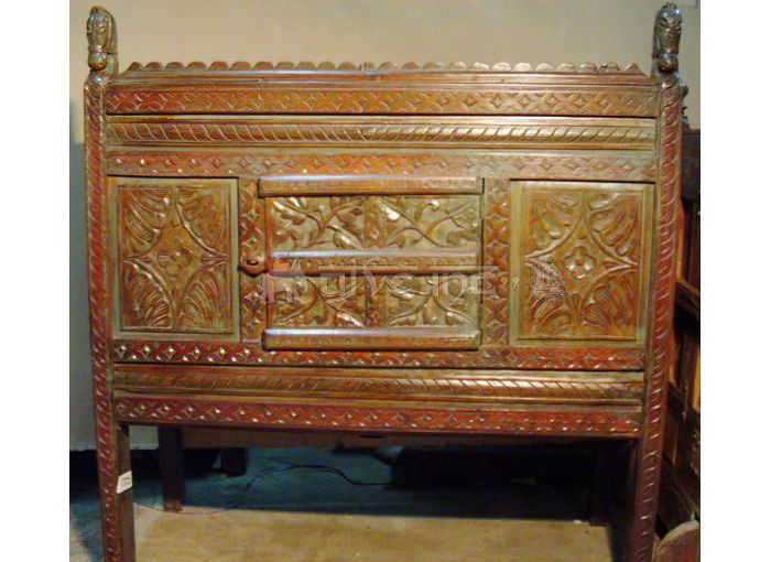 wooden antique sideboard DAMACHIYA with hand-carved front