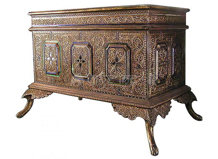 Antique metal storage trunk chest